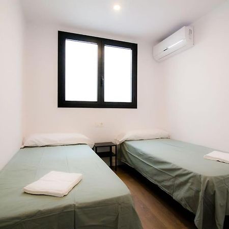 Atico Con Terraza En El Centro De Reus Apartment Luaran gambar