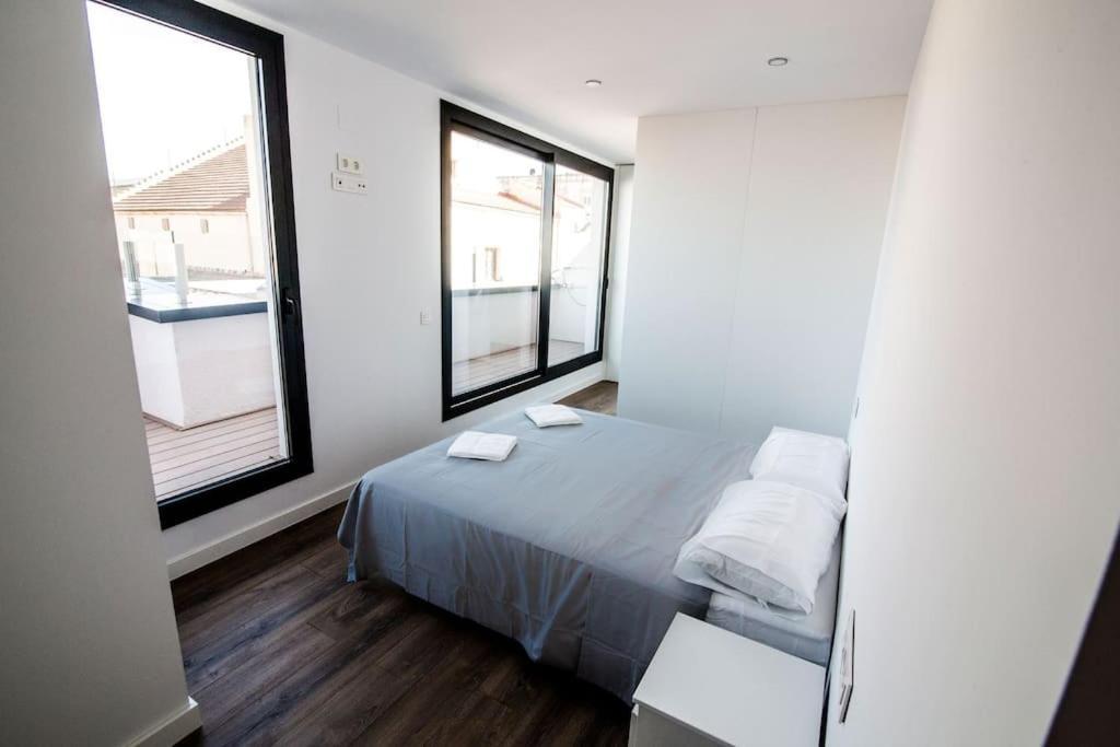 Atico Con Terraza En El Centro De Reus Apartment Luaran gambar