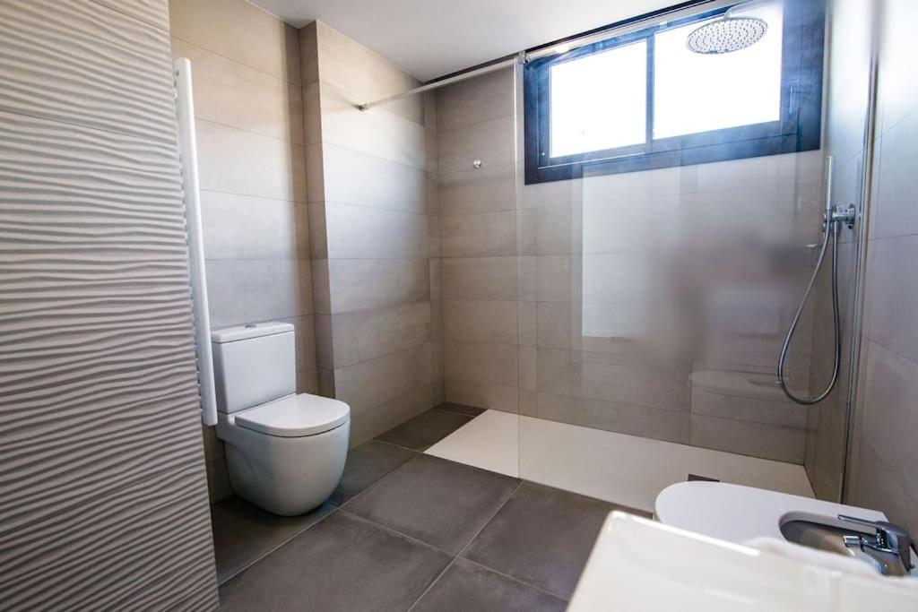 Atico Con Terraza En El Centro De Reus Apartment Luaran gambar